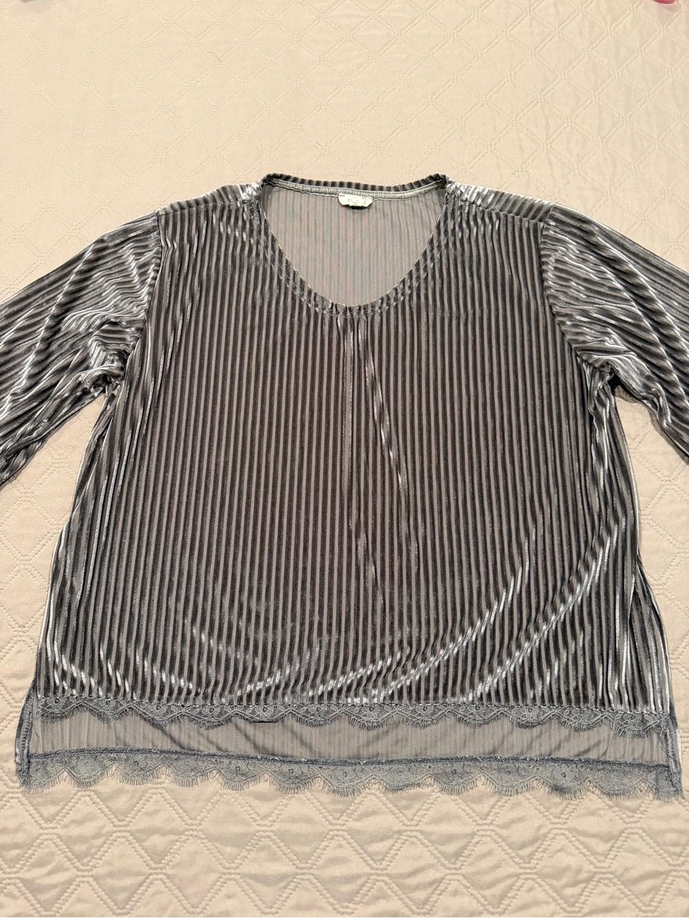 POL Silver Pleated Velvet Scoop Neck Blouse - Picture 8 of 13